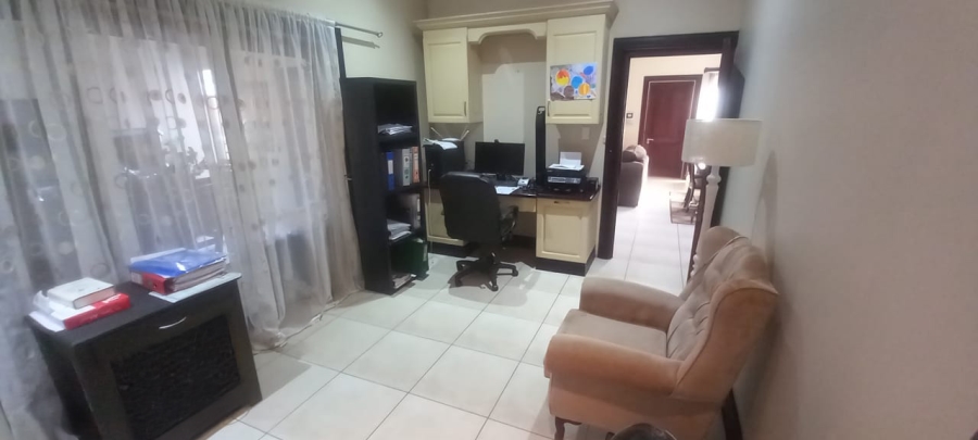 To Let 4 Bedroom Property for Rent in Riebeeckstad Free State